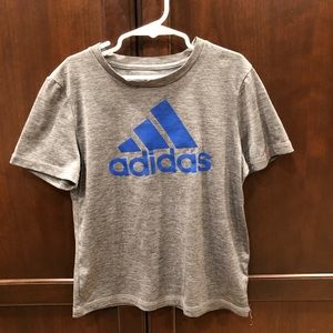 A gray Adidas logo T-shirt for boys size 6